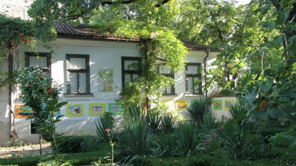 Възстановяват родната къща на Гео Милев в Раднево | StandartNews.com