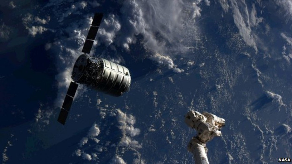 Безпилотен космически кораб се скачи с МКС | StandartNews.com