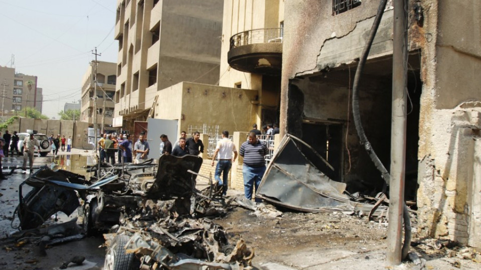 9 коли-бомби избухнаха в Багдад | StandartNews.com
