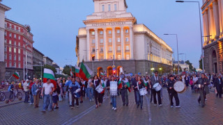 Галъп: По-високо образованите са противници на кабинета