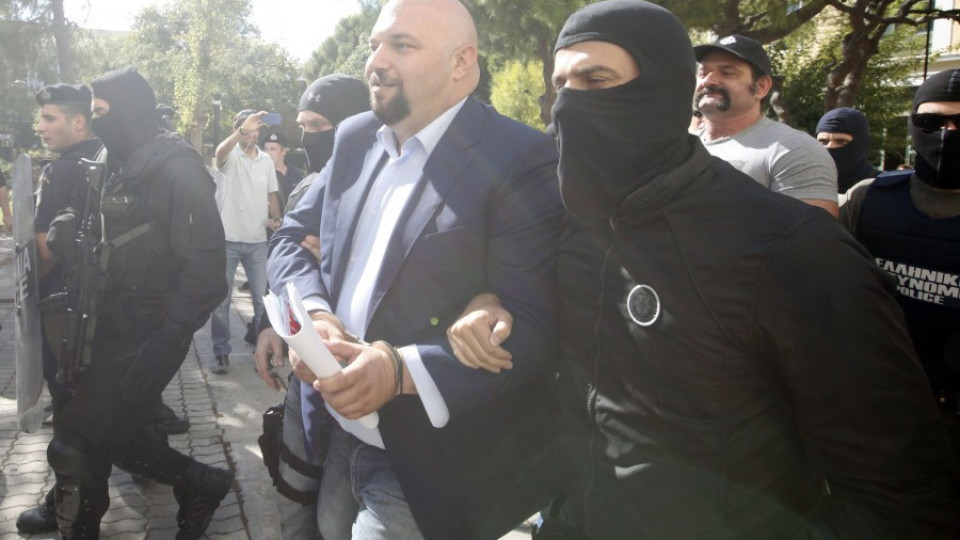 Повдигнаха обвинения срещу депутати от "Златна зора" | StandartNews.com