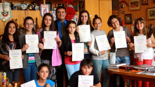 Славейковци получиха международните сертификати на Кеймбридж