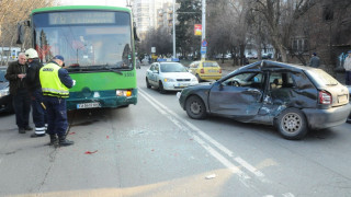 Два автобуса катастрофираха в София