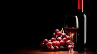 Чужденци браха грозде и пиха вино на празник в Мелник