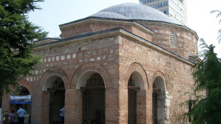 Атака срещу джамия в Казанлък