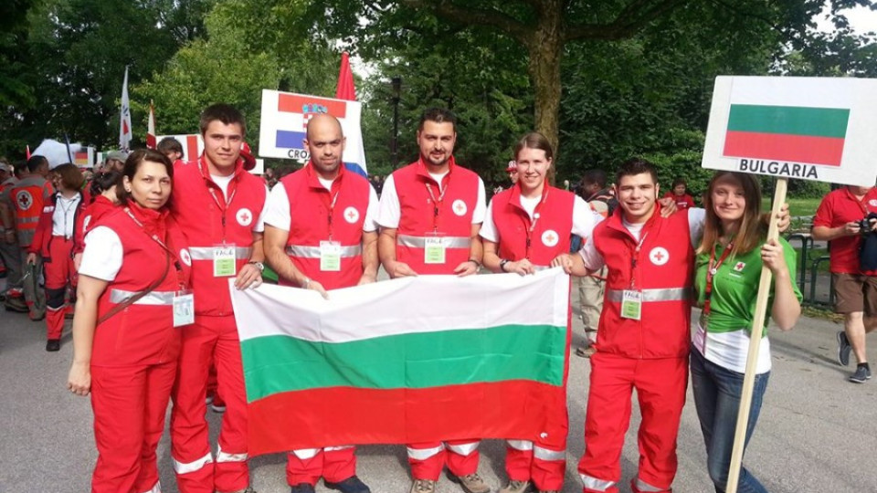 БЧК раздава храна за нуждаещите се в София  | StandartNews.com