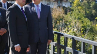Плевнелиев се разходи из Търново