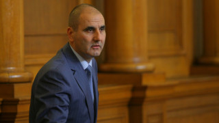 Човек на Меркел ще брани Цветанов