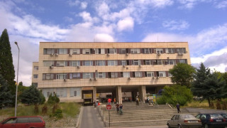 Освещават ремонтирани отделения в МБАЛ-Благоевград