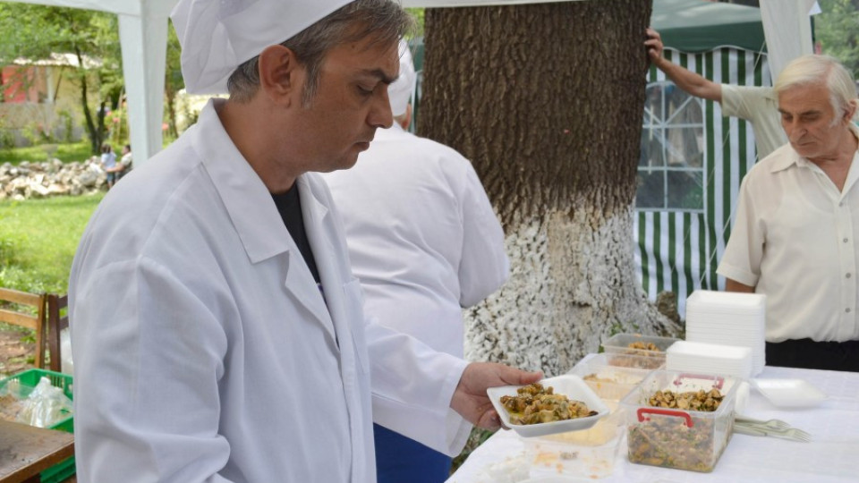 Кметове представят морски дарове на общ кулинарен щанд | StandartNews.com