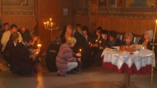 Десетки се поклониха в Симитли пред паметта на героите