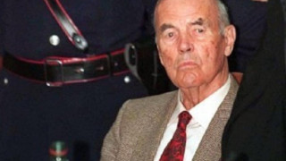 Почина най-старият нацистки престъпник Ерих Прибке