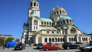 Спестяват на църквата милиони за "Ал. Невски"