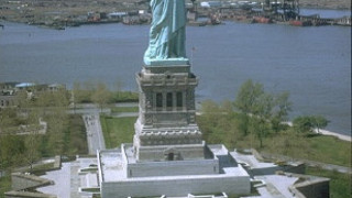 Статуята на свободата отваря врати