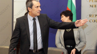 Орешарски обясни за свиването на разходите за чиновници