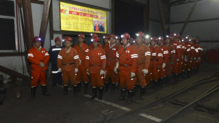 Закриват 2000 въгледобивни мини в Китай