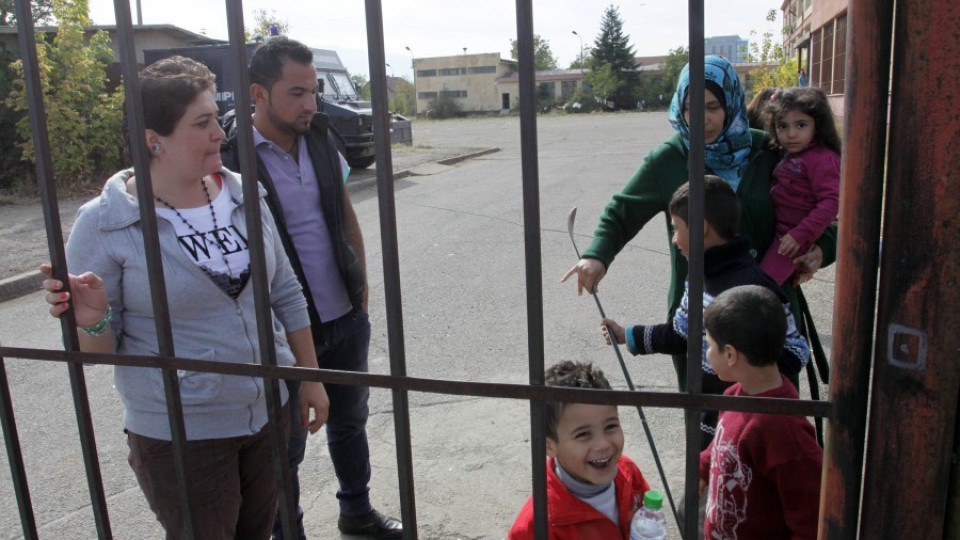 Свободен става достъпът за медиите до бежанските центрове | StandartNews.com