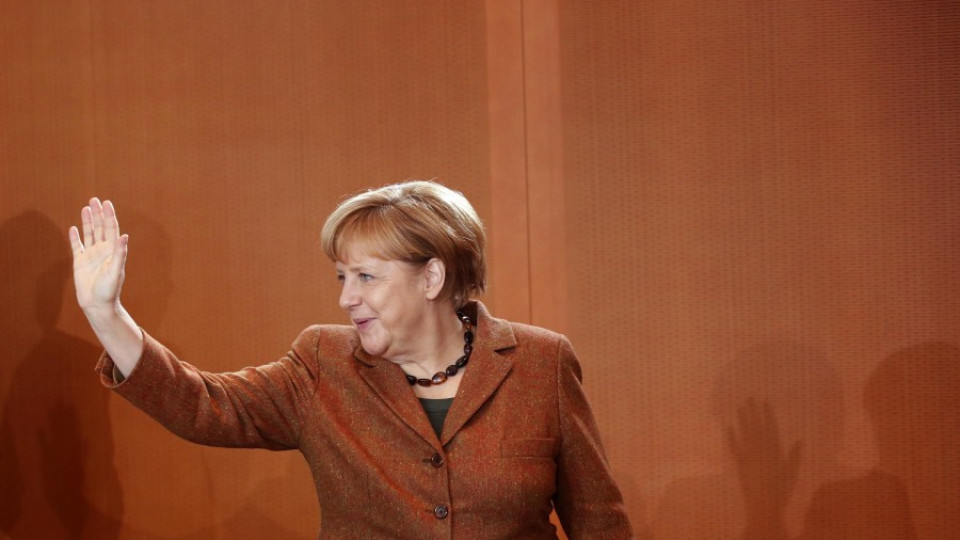 Притискат Меркел за дарение от БМВ | StandartNews.com