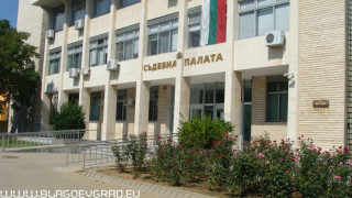 Метални пластини в челюстта пречели на арестант да яде