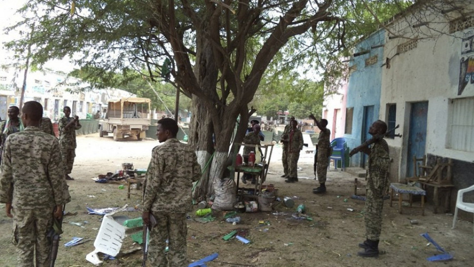 13 души загинаха след взрив в Сомалия | StandartNews.com