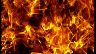 Пожар бушува в Русенската опера