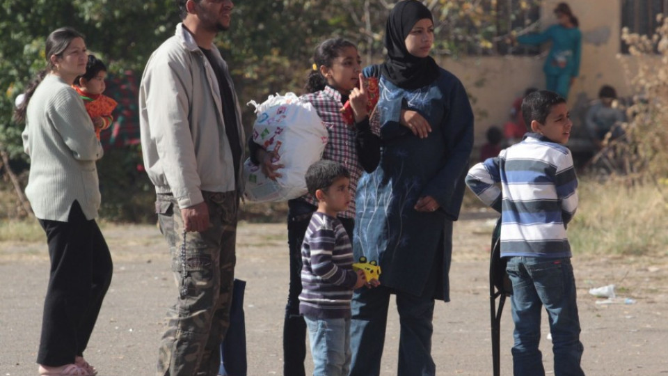 Млади ротарианци дариха храна за бежанците | StandartNews.com