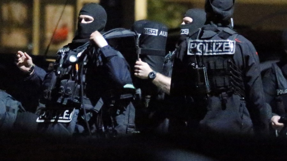 Мъж взе за заложници свои роднини в Германия | StandartNews.com
