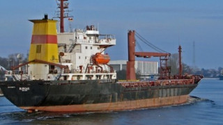 Капитан на кокаиновия кораб закъса без пари