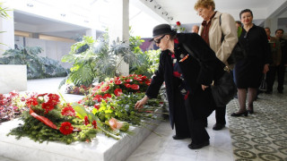 Погребаха Йованка Тито с почести