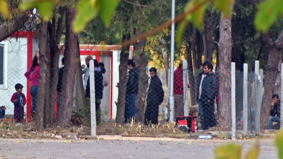 Откриха снаряд до бежанския лагер в Харманли | StandartNews.com