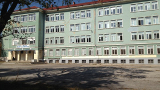 "Клас, стани!" на арабски