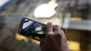 Срив на Apple, въпреки растящи приходи