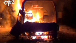 Над 40 души загинаха при пожар на автобус в Индия