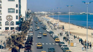 Атентатор се взриви на плаж в Тунис