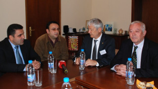 Областният на Хасково пита  Бобева за визите на турския бизнес