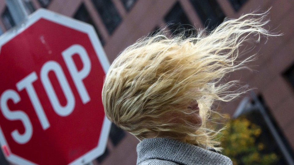Силни ветрове оставиха Канада без ток | StandartNews.com