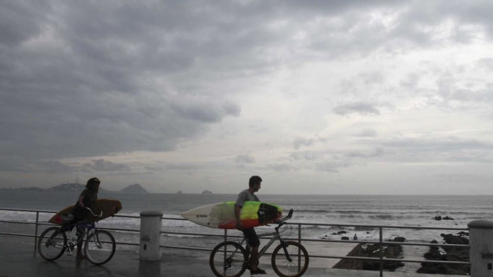 Тропическа буря приближава западните брегове на Мексико | StandartNews.com