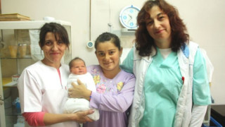 100-но бебе проплака в родилното в болницата в Момчилград