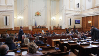 Парламентът гласува оставката на Христо Бисеров