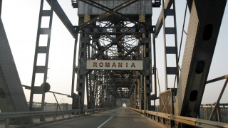 Румънски работник падна от скеле в река Дунав