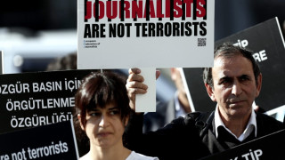 Турция осъди трима журналисти на доживотен затвор