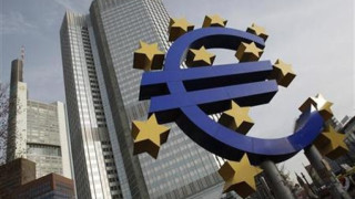 ЕЦБ понижи основната лихва до рекордни нива