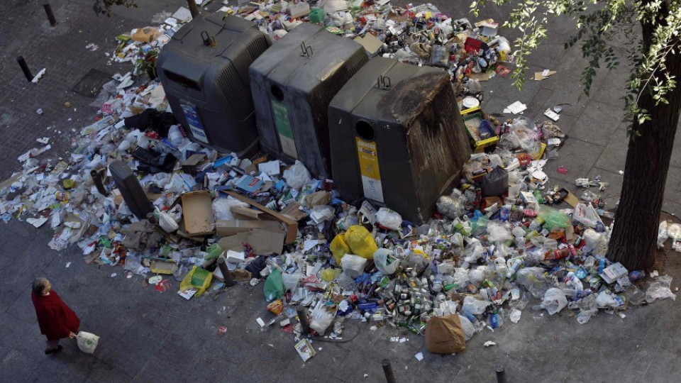 Мадрид продължава да се пълни с боклук | StandartNews.com