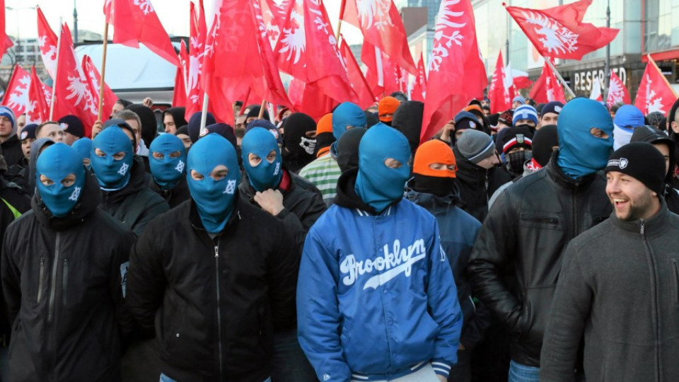 Ултраси скараха Русия и Полша | StandartNews.com