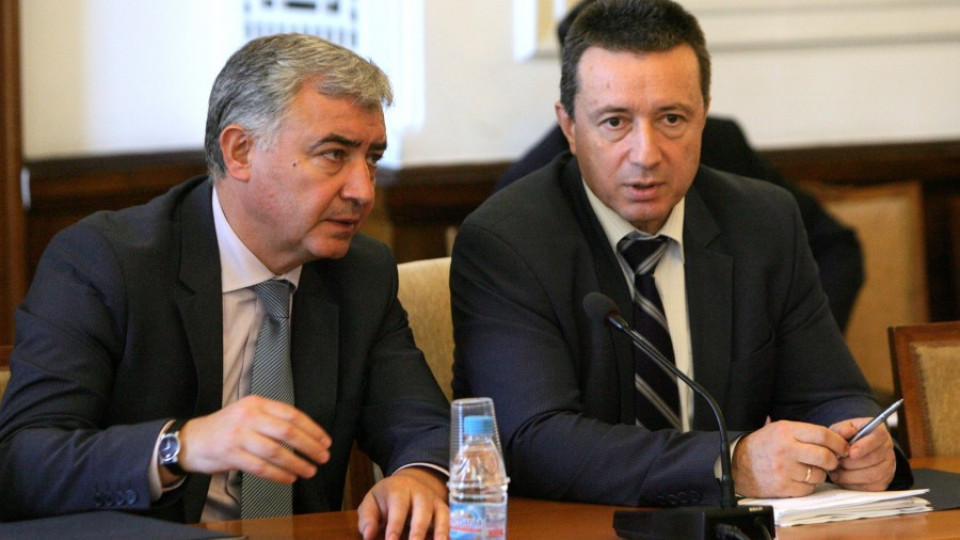 Вътрешната комисия отхвърли ветото за чужденците | StandartNews.com