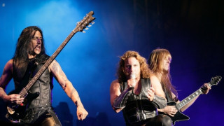 Manowar на крачка от България