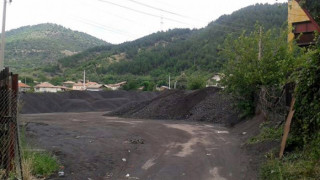 Управата на рудник „Ораново" саботира укрепване на свлачище