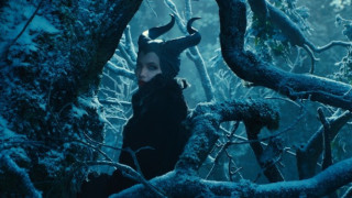 Джоли е приказно зловеща в новата адаптация на Спящата красавица