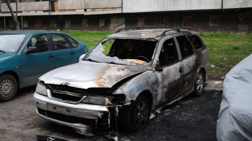 Четири коли изгоряха в Бургас | StandartNews.com