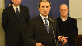 Уволняват чиновниците, участвали в протестите